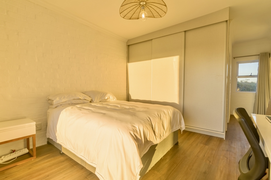 5 Bedroom Property for Sale in Grotto Bay Western Cape